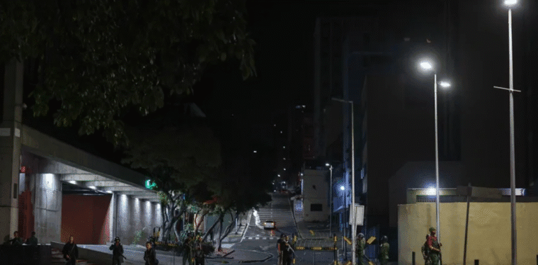 ¡¡VIDEOS DESDE EL LUGAR DE LOS HECHOS!! (Tiros en Caracas: ¿qué pasó realmente cerca del palacio presidencial?)