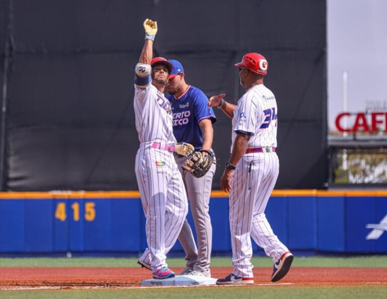 ¡¡DOMINICANA INVENCIBLE!! (Gana al equipo de Puerto Rico, mantiene el invicto)