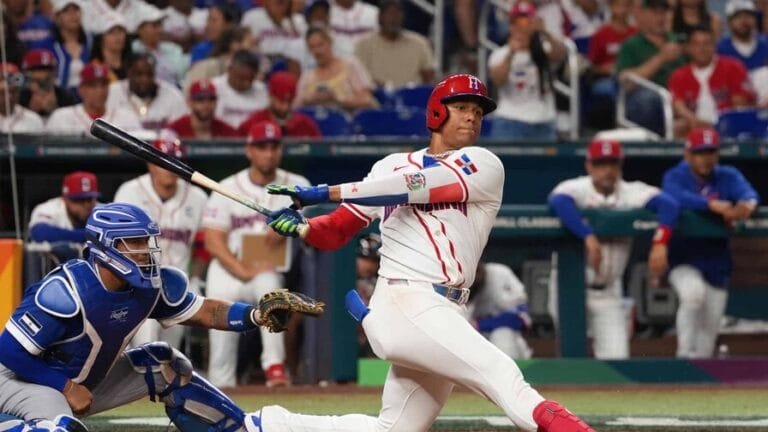 ¡¡HOY TENEMOS TOQUE DE QUEDA EN RD!! (República Dominicana y Venezuela en esperado enfrentamiento esta noche)