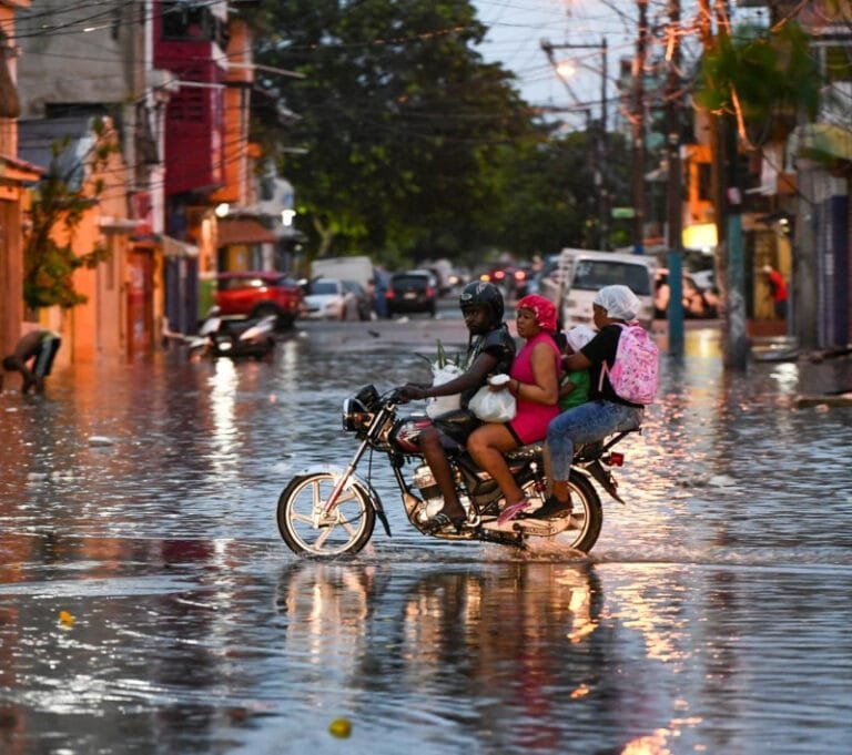 ¡¡PREPAREMOSNO!! (Lluvias iniciarán en la madrugada y se extenderán todo el sábado, informa Indomet)