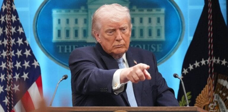 ¡¡PERO ESTE HOMBRE ESTARÁ LOCO!! (Donald Trump sobre Irán: «Esta noche morirá toda una civilización, para no volver jamás»)