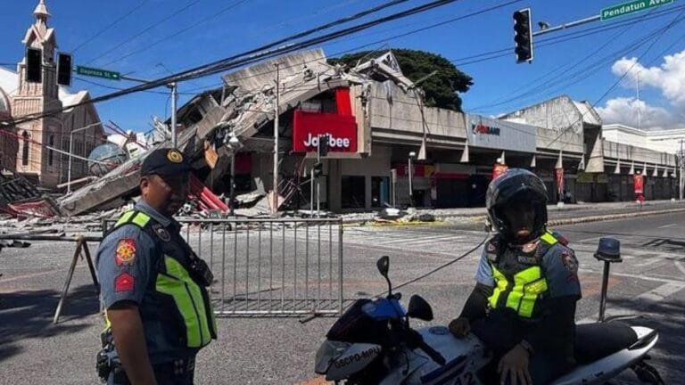 ¡¡IMÁGENES IMPACTANTES!! (Así se sintió el sismo en Filipinas) ¡¡IMÁGENES IMPACTANTES!! (Así se sintió el sismo en Filipinas)