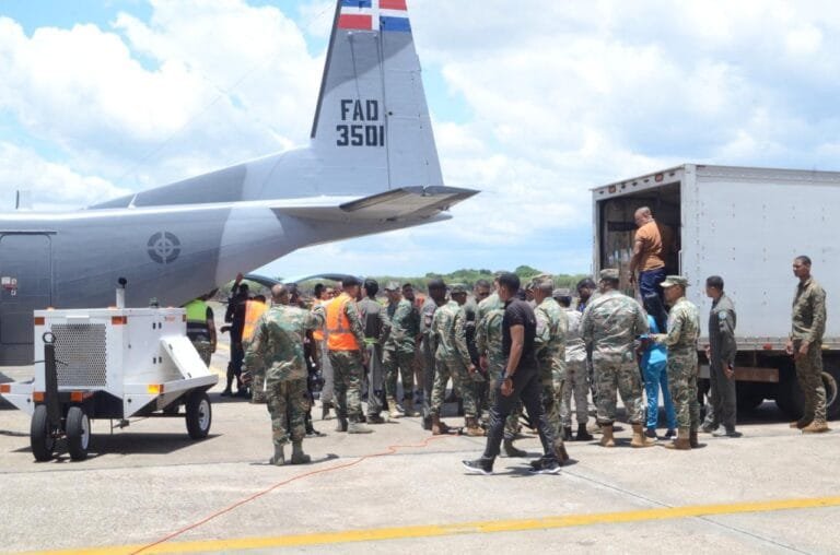 Gobierno dominicano envía nuevo contingente de rescatistas a Venezuela para reforzar las labores de búsqueda y rescate