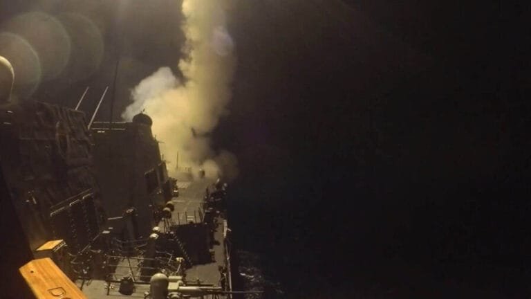 EE. UU. lanzó 49 misiles Tomahawk contra Irán en nueva ofensiva aérea