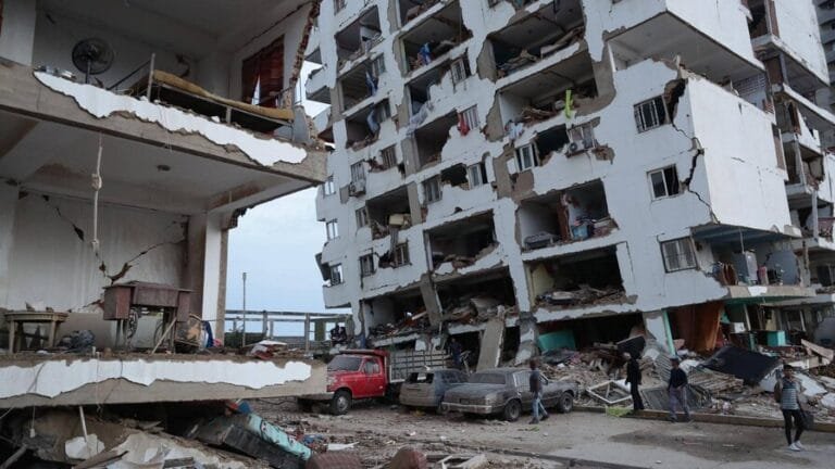 Suben a 188 los muertos en Venezuela y a 1,520 los heridos tras los dos fuertes terremotos