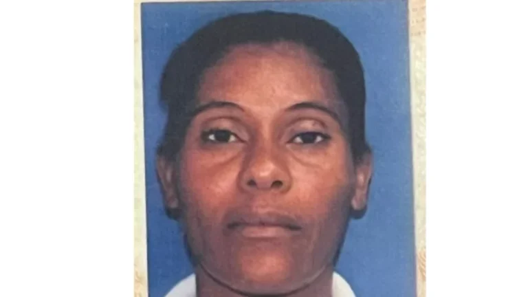 Consternación en Boca Chica por hallazgo del cuerpo de una mujer; un hijo permanece detenido