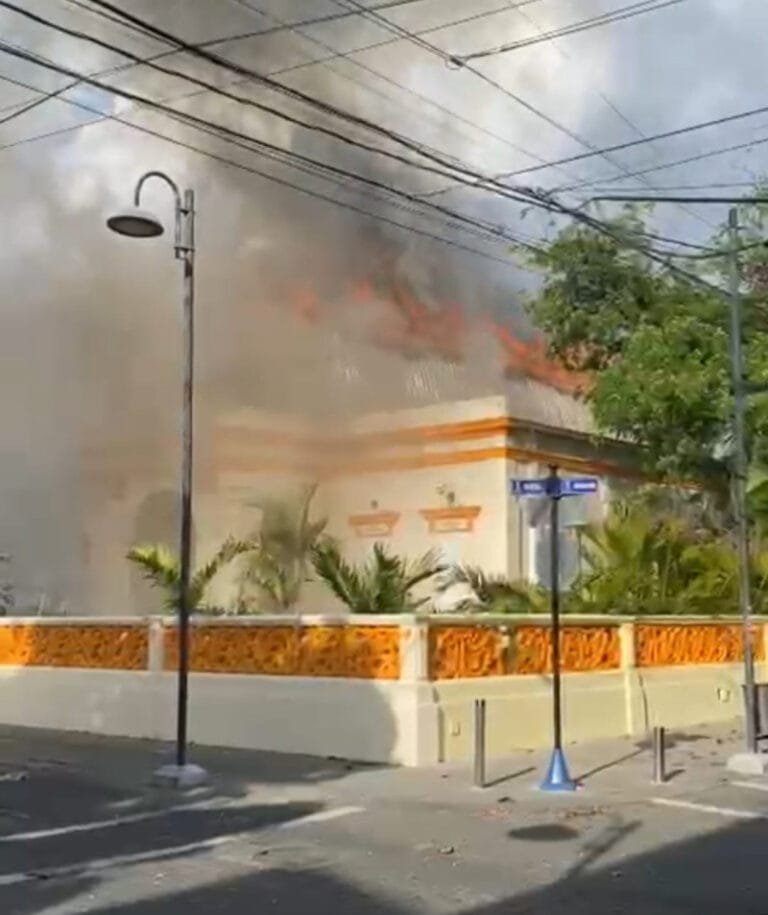 Se incendia emblemática Logia Restauración número 11 en el centro histórico de Puerto Plata Se incendia emblemática Logia Restauración número 11 en el centro histórico de Puerto Plata