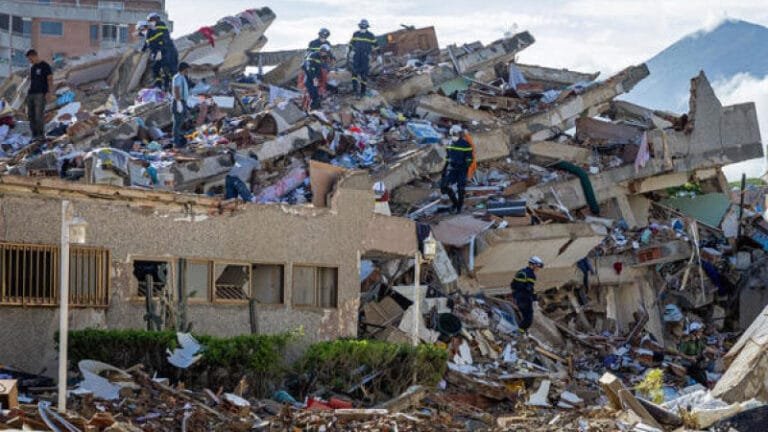¡¡DIOS PADRE!! (Suben a 2,954 los fallecidos y a 16,592 los heridos por los terremotos en Venezuela)