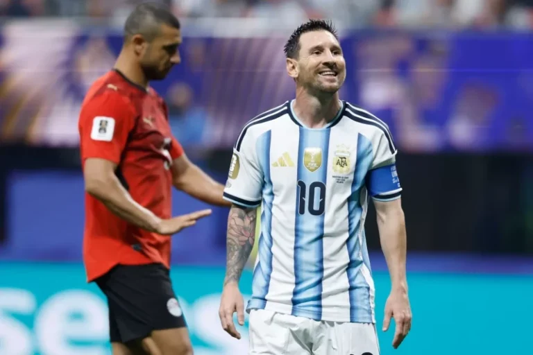 Argentina se levanta de un 0-2, vence 3-2 a Egipto y avanzan a cuartos del Mundial