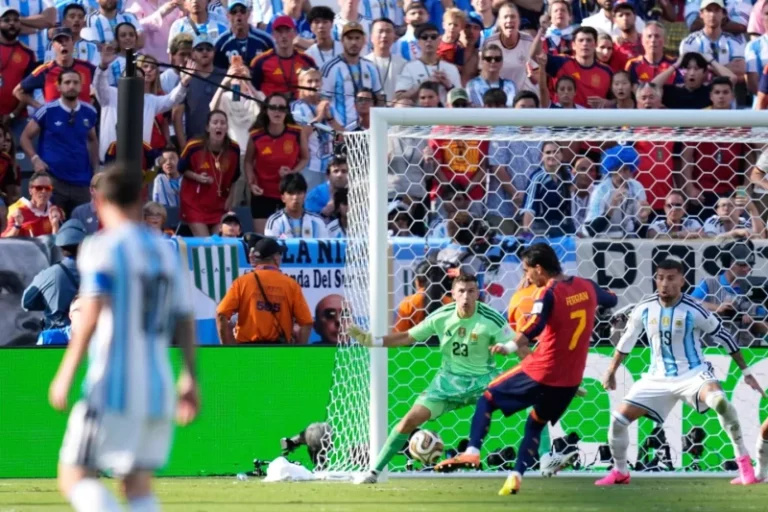 España vence 1-0 a Argentina en prórroga y es campeona del mundo