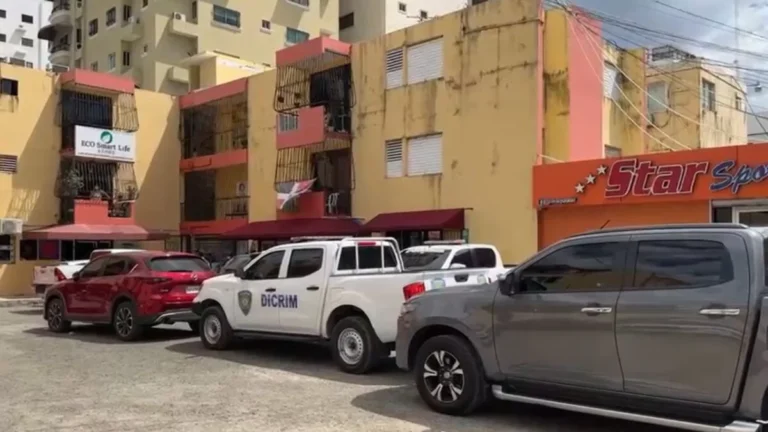 Hallan dos personas muertas en avanzado estado de descomposición en apartamento de la avenida Rómulo Betancourt Hallan dos personas muertas en avanzado estado de descomposición en apartamento de la avenida Rómulo Betancourt