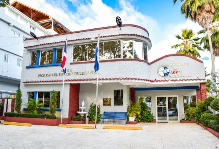 Gremios educativos amenazan con impedir apertura de clases