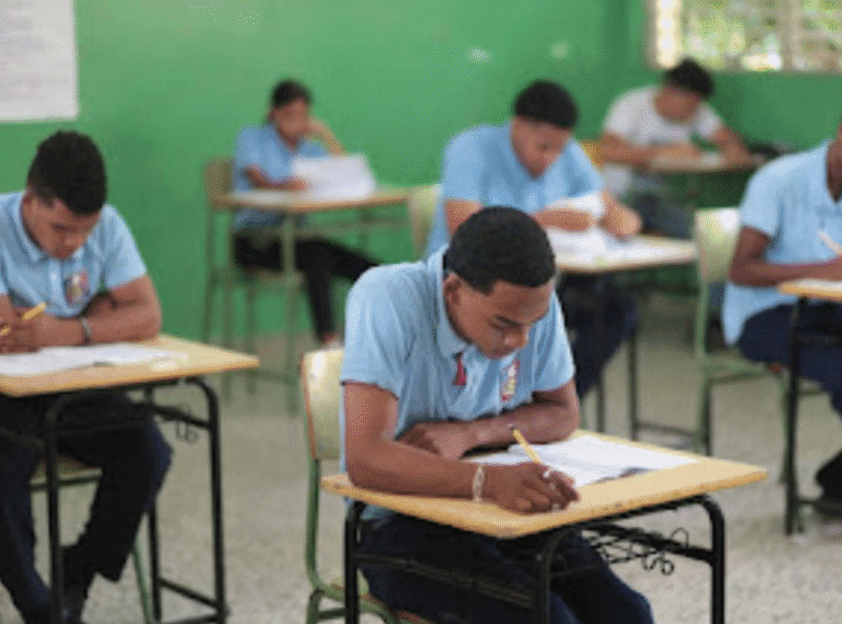 Ministerio de Educación convoca a cerca de 28 mil estudiantes para la segunda convocatoria de las Pruebas Nacionales 2026