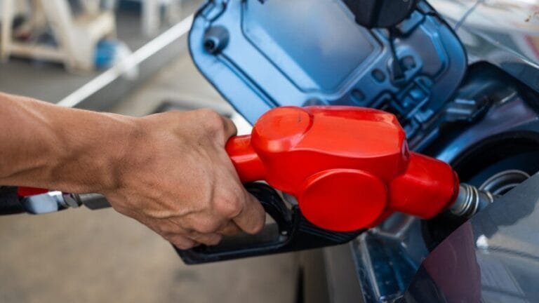 ¡¡RD, COJE ESTE MAMBO!! (El Gobierno sube hasta RD$3 a las gasolinas y el gasoil)