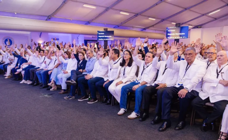 PRM elige en unidad a Luis Abinader, Garrigó y Ascención para dirigir el partido